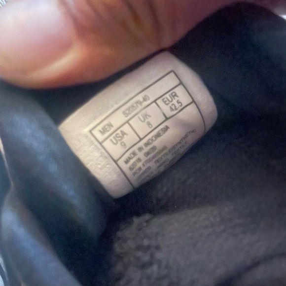 Saucony Black and White Athletic Sneakers - Picture 5 of 7